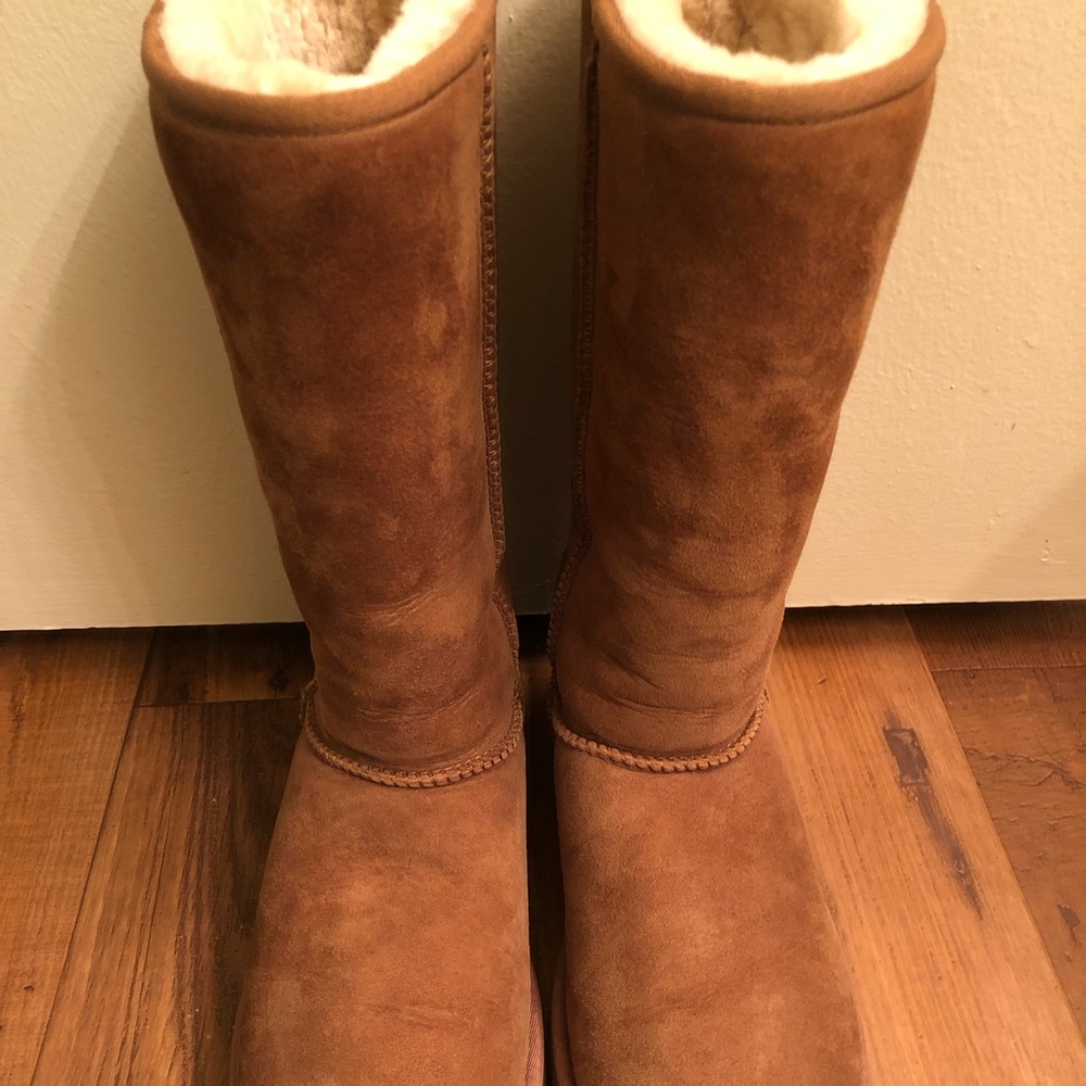 Classic Ugg Boots (Tall- Chestnut) 🔹 Size 8
